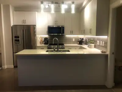 Enjoy life in the architecturally marvelous building Delta Rise. 3 beds, 2-bathroom suite on the 27t...