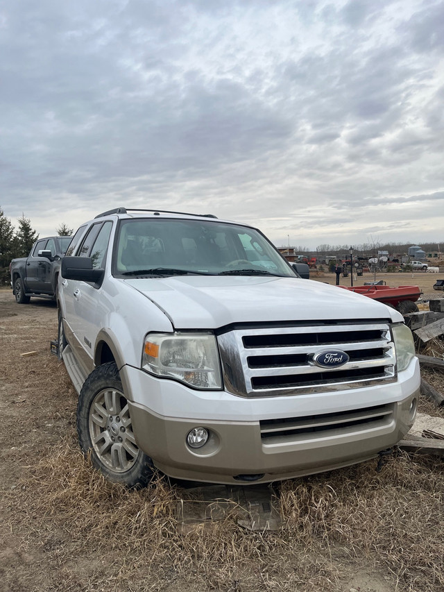 2007 Ford expedition Eddie Bauer edition in Cars & Trucks in Prince Albert - Image 2