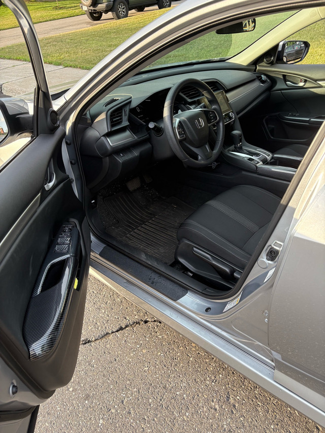 Honda Civic 2018 LX. 77000 km LX dans Autos et camions  à Ville de Montréal - Image 3