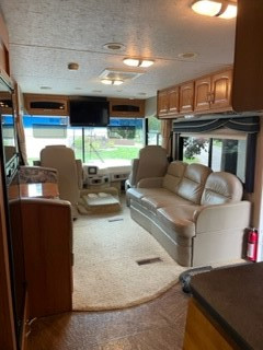 2008 Holiday Rambler Model 315 by Arista (Class A) for Sale in RVs & Motorhomes in Sarnia - Image 3