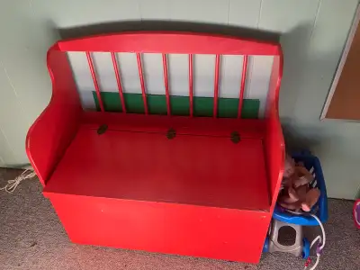 Child’s Toy chest/bench, View more