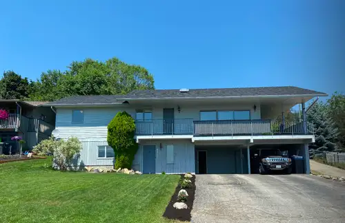 Entire Single Family home available in Peachland AVAILABLE: Immediately RENT AMOUNT - negotiable for...