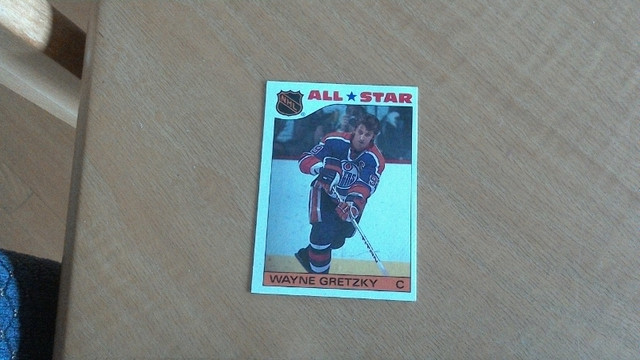 Carte Hockey Spécial Wayne Gretzky Topps 1985-86 Stickers 4359 dans Art et objets de collection  à Laval/Rive Nord