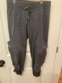 Lululemon size 4