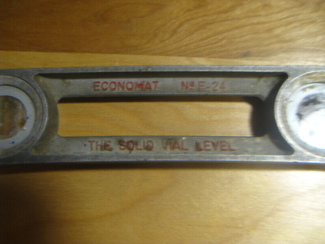 Niveau de métal de 24 pouces des années 1950. dans Autre  à Trois-Rivières - Image 2