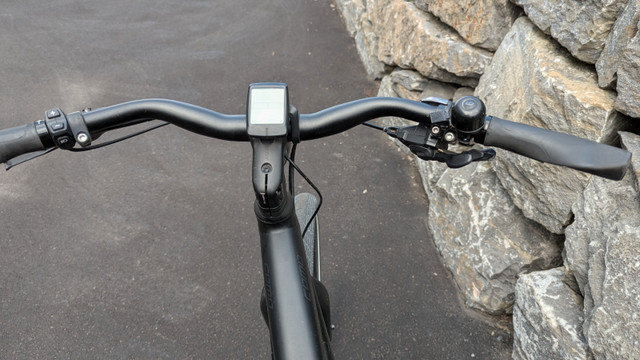 Vélo électrique Specialized Como 3.0 dans Randonnée, ville et hybrides  à Longueuil/Rive Sud - Image 3