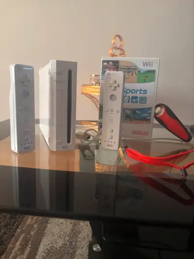 Selling a Nintendo Wii console in good condition. Everything included to plug and play. ✅ Includes:...