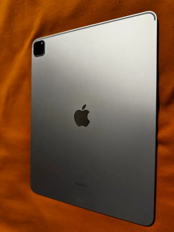 iPad Pro M2 6th Generation 12.9” in iPads & Tablets in Kingston - Image 5