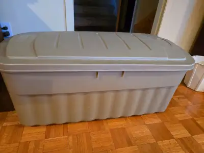 Rubbermaid Roughneck Jumbo Storage Box with Lid, View more