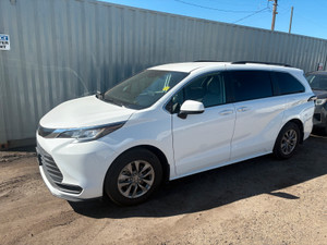 2024 Toyota Sienna LE