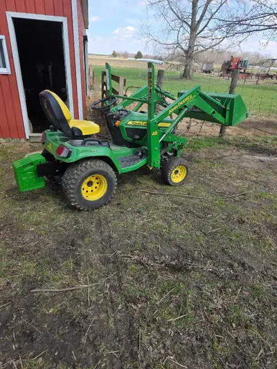 Deere x758, full time AWD, yanmar diesel engine with 1270 hours. Full hydraulic fluid and filter cha...
