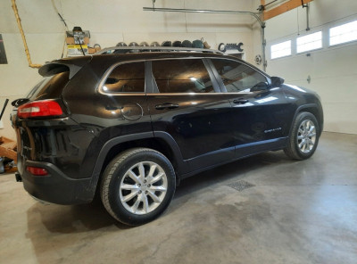 *******SUPER CLEAN JEEP CHEROKEE LIMITED *******
