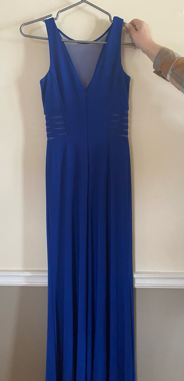 Prom dress size 2-4 in Women's - Dresses & Skirts in Moncton - Image 2