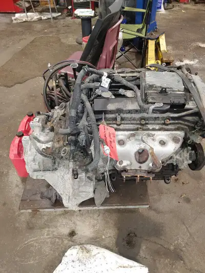 2010 Jeep Patriot Motor and Tranny. Front wheel drive. 2.4 Litre. 181000 km. Oiled when pulled. Stro...
