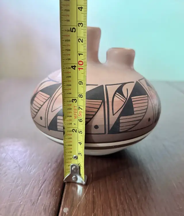 Navajo Pottery Vase Art Vintage Decor Hand Painted Ceramic in Arts & Collectibles in Calgary - Image 7