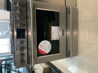 (Baywest) Frigidaire Professional 30'' Front Control Gas Range in Stoves, Ovens & Ranges in Saskatoon