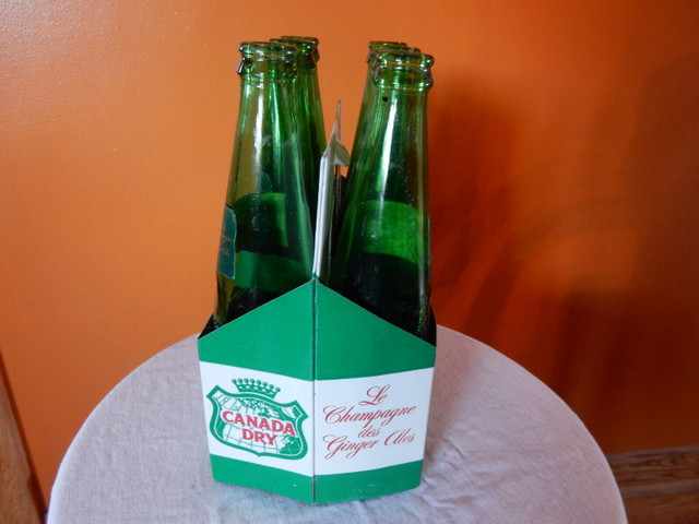 Vintage 6-pack carton of Canada Dry bottles in Arts & Collectibles in Saskatoon - Image 4