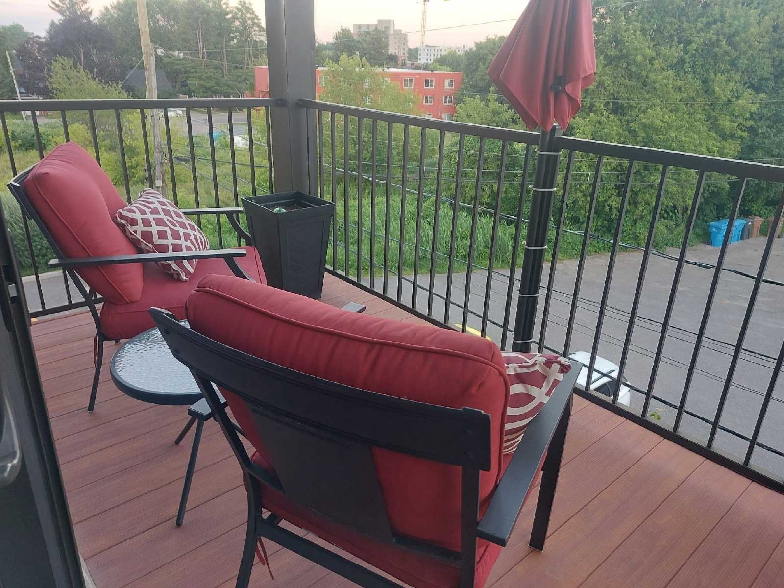 Large 3 1/2 apartment — photo 1