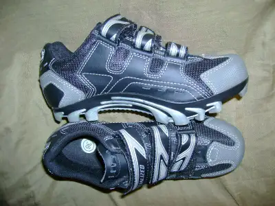 Specialized Sport MTB Black Women Road Shoe, model 6116 4036, size 36 US 4.5 23cm, with cleats $60 o...