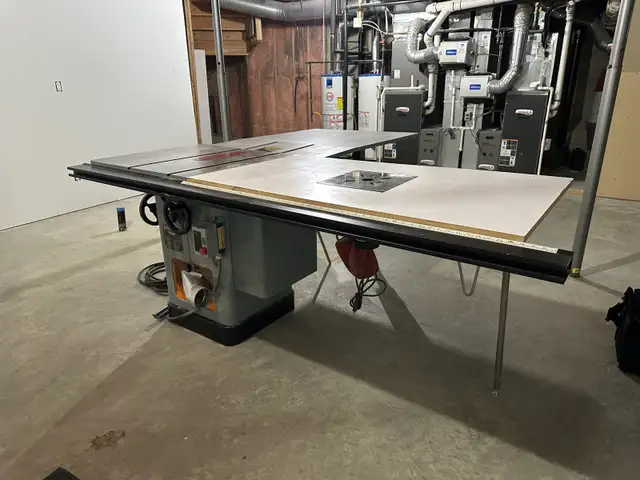 Delta 10” Cabinet Table Saw /router in Power Tools in Strathcona County - Image 3