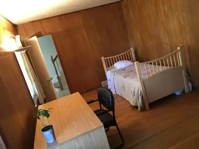 Rooms For Rent, 5 Min Walk to UWO Campus - Available Now!
