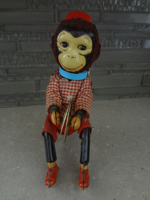 Antique Tin Litho Mechanical Monkey with Cymbals Toy - Japan in Arts & Collectibles in Saskatoon - Image 2