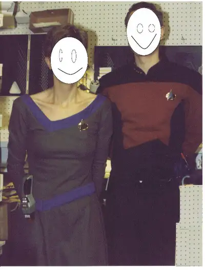 STAR TREK VETEMENT CLOTHING UNIFORM GUN HALLOWEEN COSTUME KIT, View more