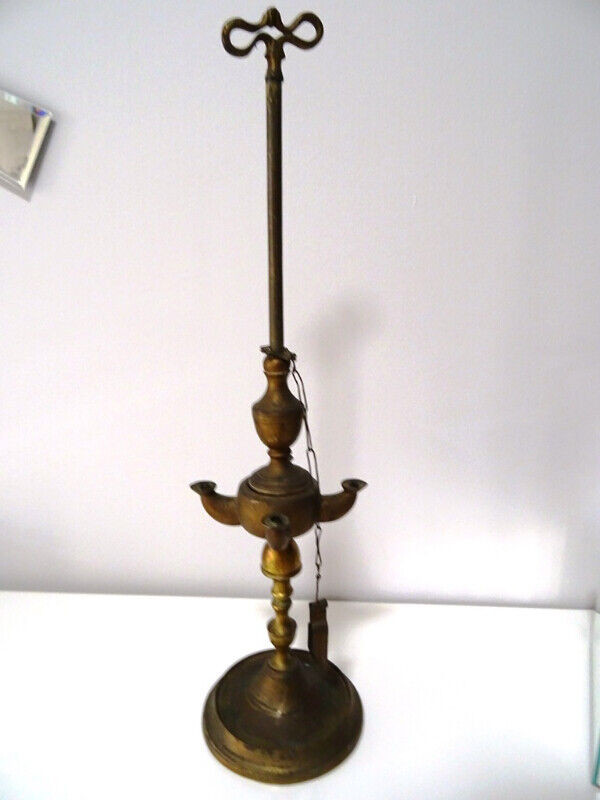 antique WHALE OIL LAMP middle east 4 wick / arm WITH CUTTER in Arts & Collectibles in Hamilton