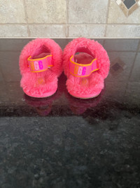 Toddler ugg slippers 