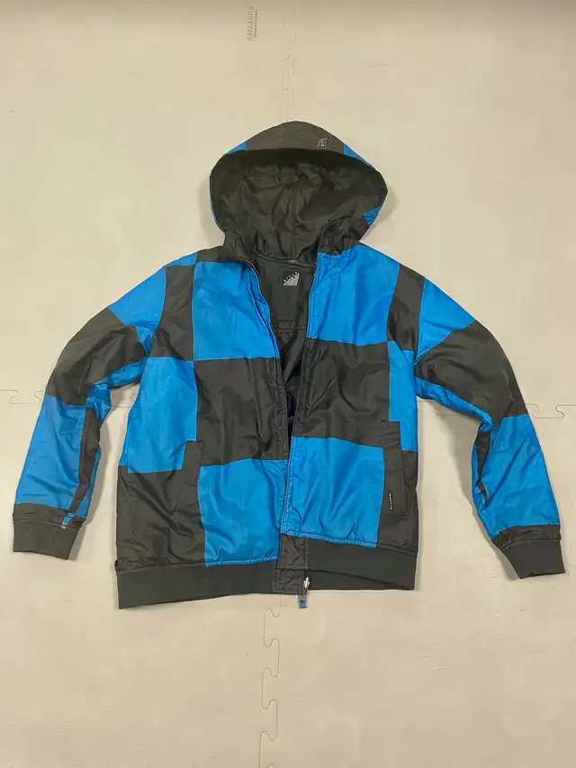 Boys Winter Jacket in Kids & Youth in Calgary - Image 2