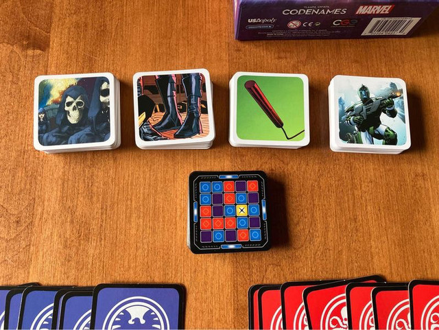 Codenames Marvel Edition Game, Complete dans Jouets et jeux  à Ville de Montréal - Image 3