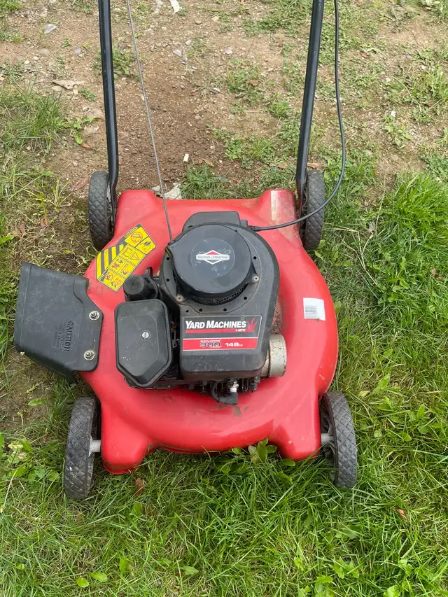Yard Machines Lawn Mower in Lawnmowers & Leaf Blowers in Annapolis Valley - Image 2