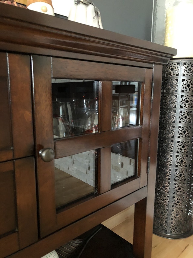 EUC PIER 1 IMPORTS HUTCH/SIDEBOARD Hutches & Display