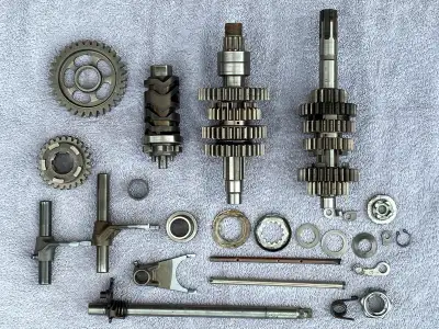 Full gearbox from a Suzuki SFV650 Gladius. Fits 2009-2018. May also fit the SV650. All parts are in...
