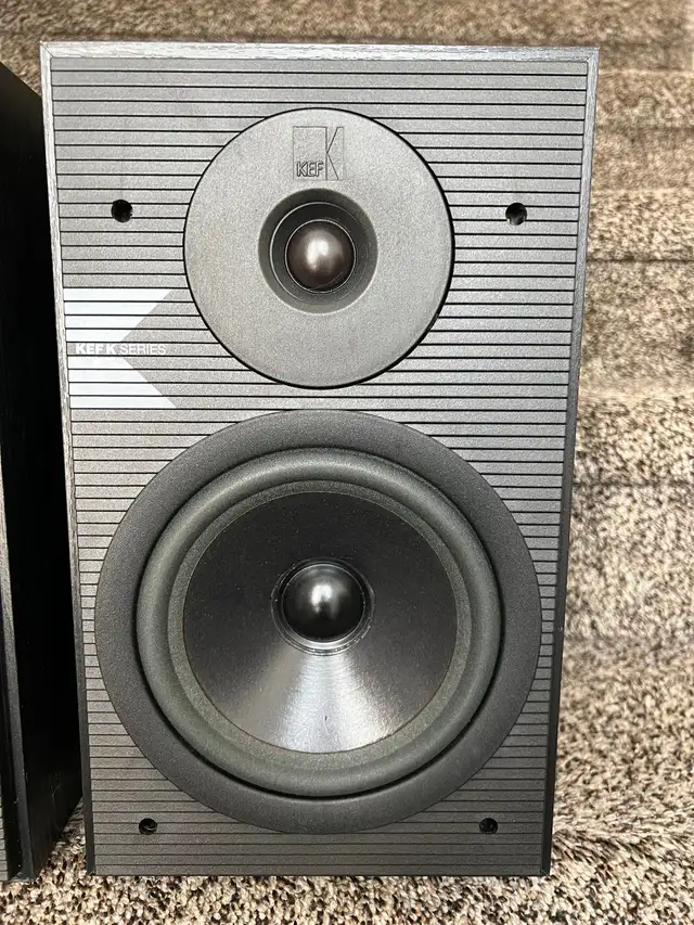KEF Bookshelf Speakers in Speakers in Winnipeg - Image 4