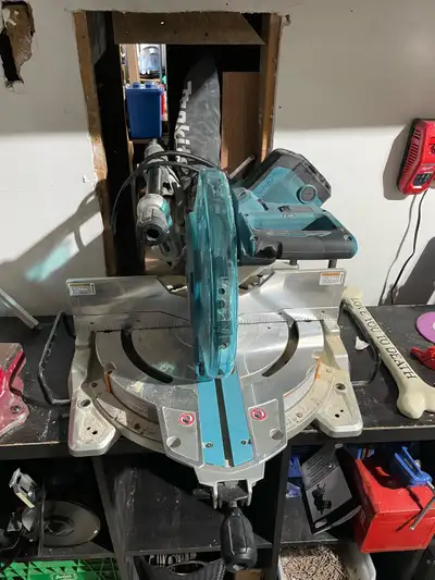 10” Makita dual bevel sliding miter saw, View more