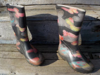 Rubber boots, size 12 girls, like new