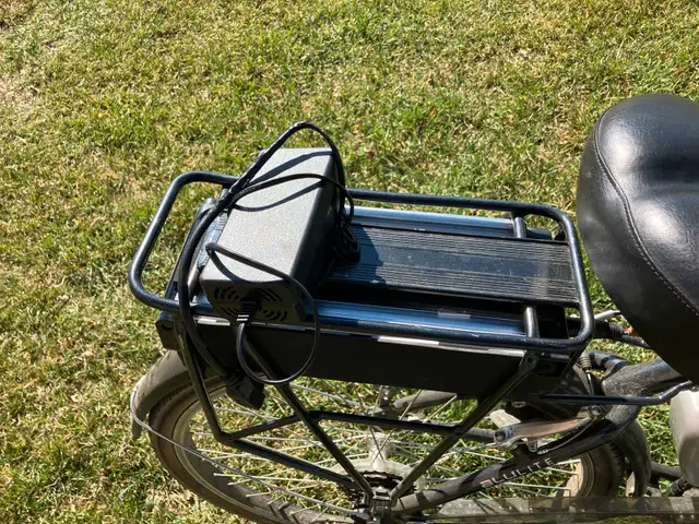 Vintage Schwinn electric bike in eBike in Edmonton - Image 7
