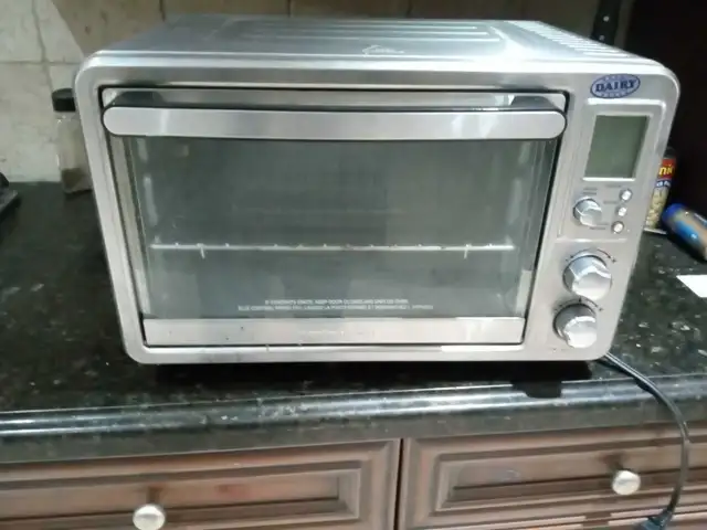 Dairy Master Toaster Oven in Toasters & Toaster Ovens in Markham / York Region - Image 2