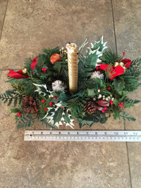CHRISTMAS SINGLE CANDLE HOLDER CENTRE PIECE FOR SALE