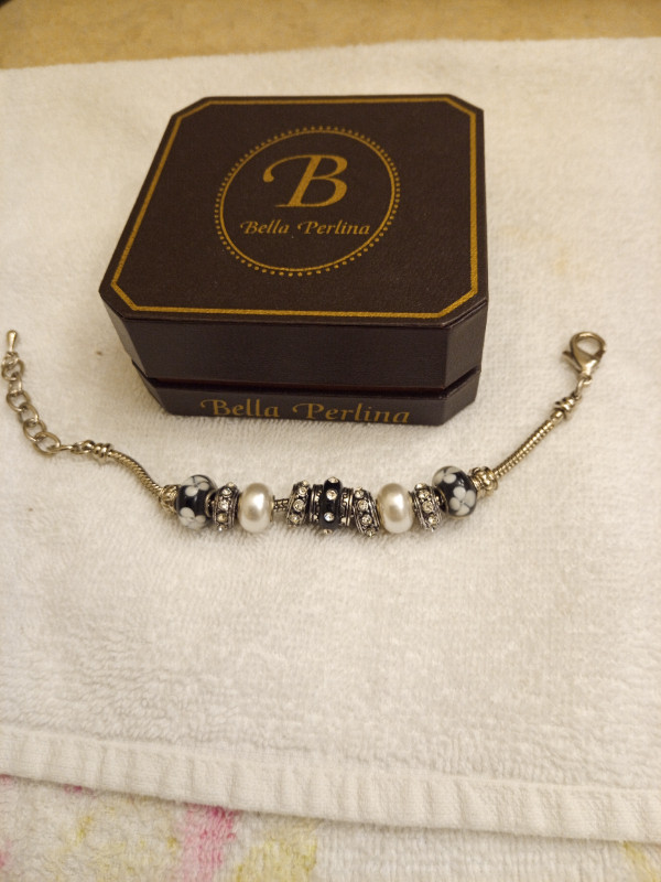 bracelet neuf Bella Perlina style pandora dans Bijoux et montres  à Laval/Rive Nord - Image 2