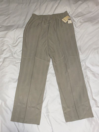 NEW! Women’s Pants (Size 8-12)