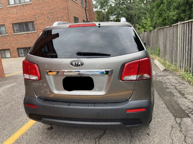 AS IS! 2013 Kia Sorento Reliable, Spacious & Ready to Drive in Cars & Trucks in Hamilton - Image 2