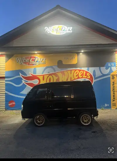 vien avec ses mag dorigine - airclimatiser -awd - beaucoup de goodies du japon . encien vehicule a t...