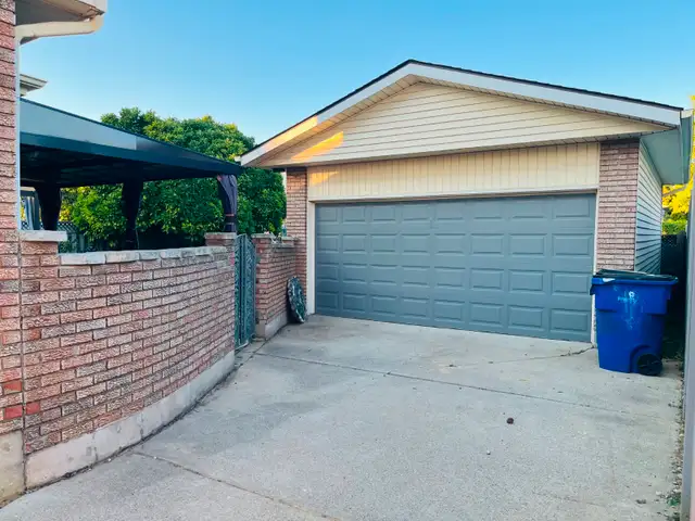 OPEN HOUSE! Awesome  2-Storey Home,  Dbl Car Garage!63848999297795122