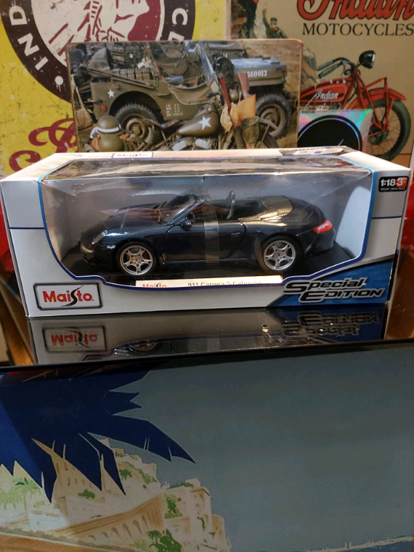 Diecast Cars & Trucks 1/18 th Scale
Porsche 911 in Toys & Games in Hamilton