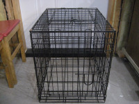 Collapsible pet crate / kennel