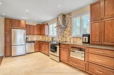House for rent no Mississauga (3 bedroom, 1 bathroom) _ $3,000