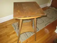 TABLE  ANTIQUE