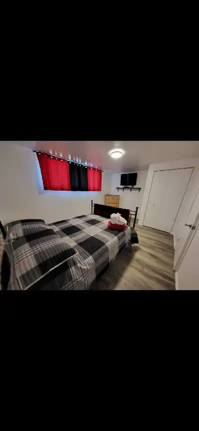 Pour étudiants ou travailleurs Par téléphone seulement merci 514 792 2784